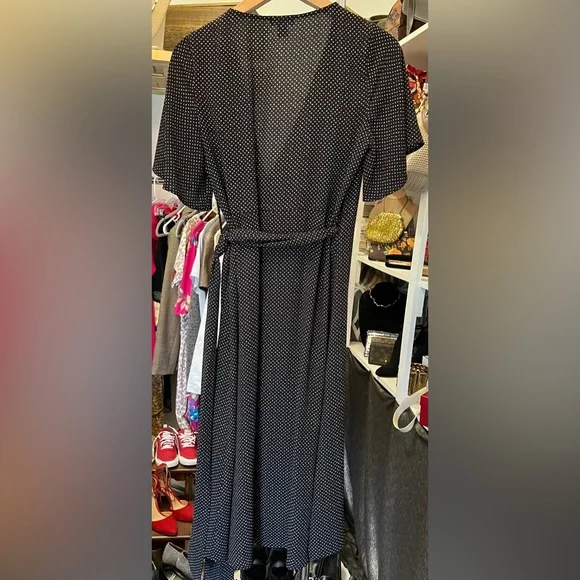 Halogen - NWOT - True wrap dress, flattering and flowing, classic style! S/XS - Picture 2 of 4